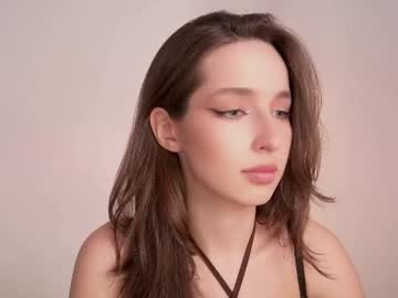 girl
        silent_chill cam image #4516698