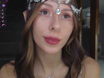 girl
        yononeey cam image #3956546