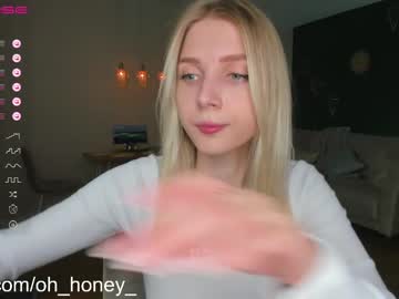 girl
        oh_honey_ cam image #1354936