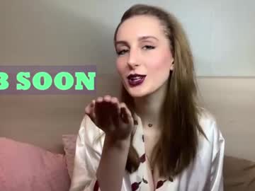girl
        mia_little_witch cam image #3105433