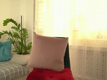 girl
        sweety_rinushka_ cam image #2927318