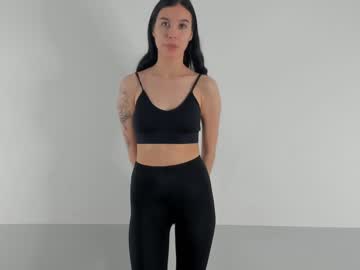 girl
        sixkiks cam image #790943