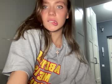 girl
        angel_from_sky cam image #3200523
