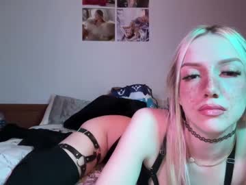 girl
        riababe cam image #662517
