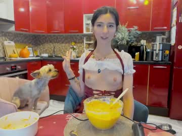 girl
        crystalnut cam image #1835262