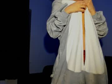 girl
        emilybatee cam image #821717