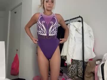 girl
        thelexirose cam image #4437273
