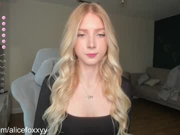 girl
        oh_honey_ cam image #1562542
