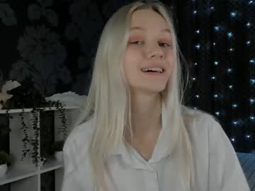 girl
        faithmark cam image #1719481