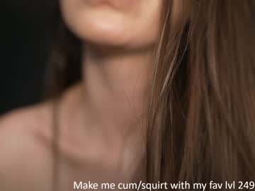 girl
        dovia cam image #3299916