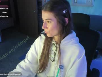 girl
        cidergal69 cam image #3973050