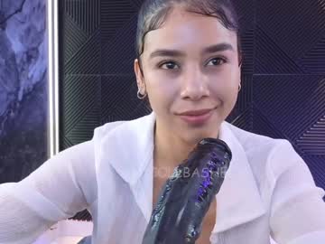 girl
        nicollbashel cam image #3830914