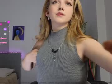 girl
        small_blondee cam image #3602182
