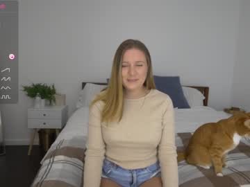 girl
        reign_rellic_ cam image #1718106