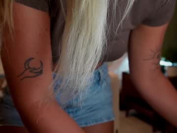girl
        alex499990 cam image #4628242