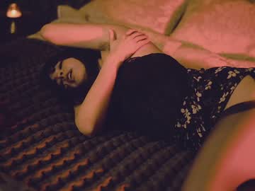girl
        ingennui cam image #512811