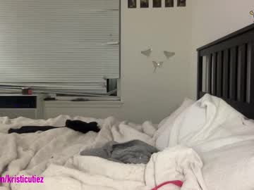 girl
        kristicutiez cam image #4543733