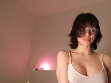 girl
        sae__ cam image #716254