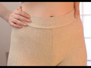 girl
        mona_elisa cam image #1782080