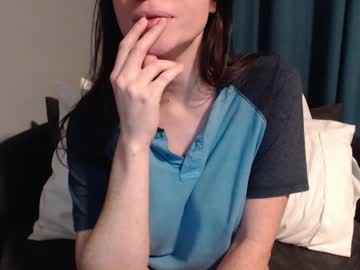 girl
        tinyytina cam image #3079743