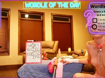 girl
        emmasky69 cam image #3977765