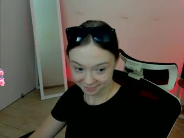 girl
        stasy_clapp cam image #3160718