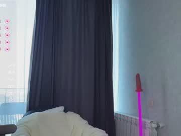 girl
        tatti_1 cam image #1858706