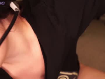 girl
        evelynpiers cam image #2195626