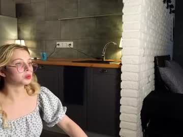 girl
        ellizabetta cam image #3046759