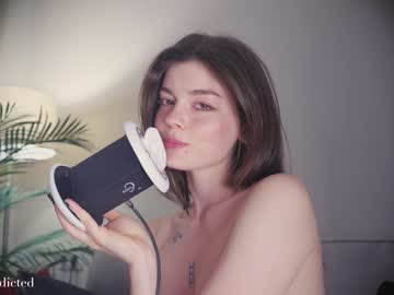 girl
        auddicted cam image #676064