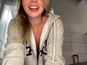girl
        angel_from_sky cam image #1088602