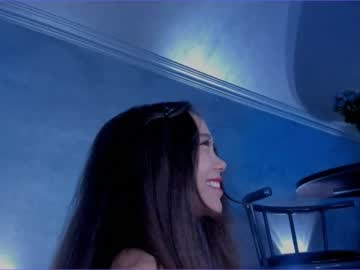girl
        juliabeng1 cam image #1198053