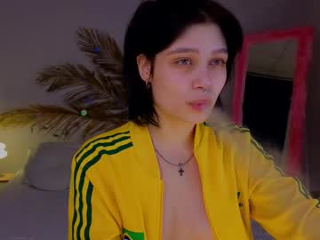 girl
        melan1e_ cam image #4178988