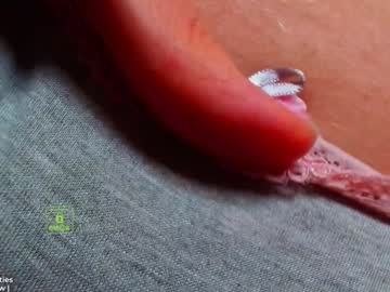 girl
        demurelixir cam image #2880374