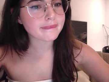 girl
        playnofuckinggames cam image #4331340