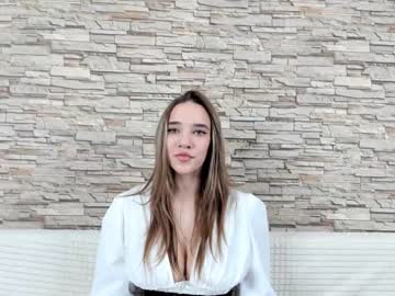 girl
        milana_gross cam image #1008500