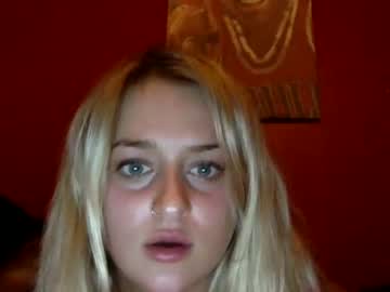 girl
        sophiaentertainment cam image #1130244