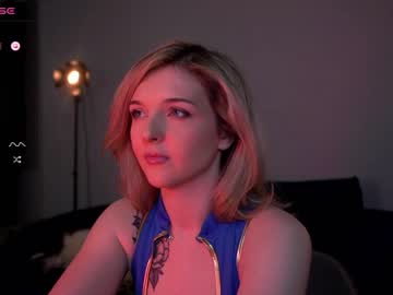 girl
        lucydelovely cam image #1834406