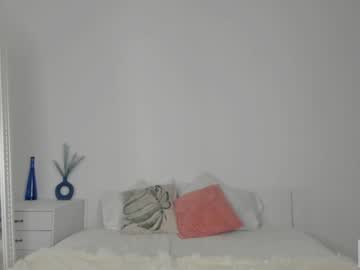 girl
        violetta_finch cam image #2865398