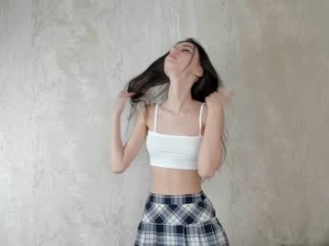girl
        cutie_ghostie cam image #2391356