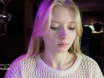 girl
        bestblondiiecb cam image #669009