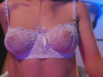 girl
        lucie_beltran cam image #2747114