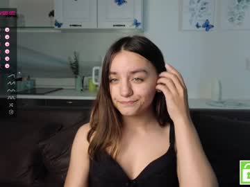 girl
        karalyons cam image #1433369