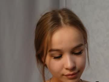 girl
        yeepshyy cam image #3575680