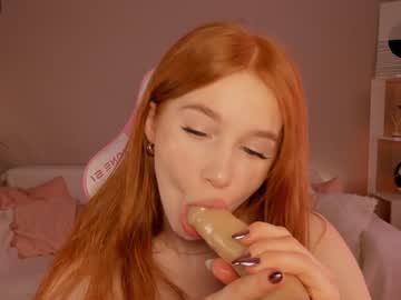 girl
        leahsthetics cam image #2455336