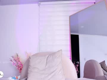 girl
        ariadna5 cam image #1839400