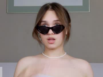 girl
        evi_wow cam image #1536013