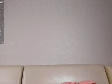 girl
        leiya_li cam image #30074