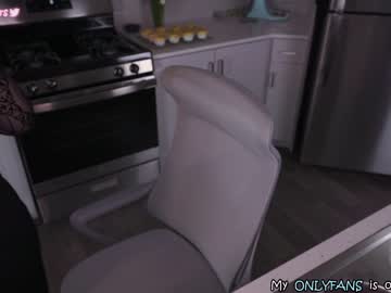 girl
        evelynpiers cam image #837766