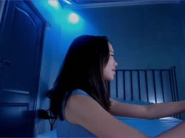 girl
        juliabeng1 cam image #1980318